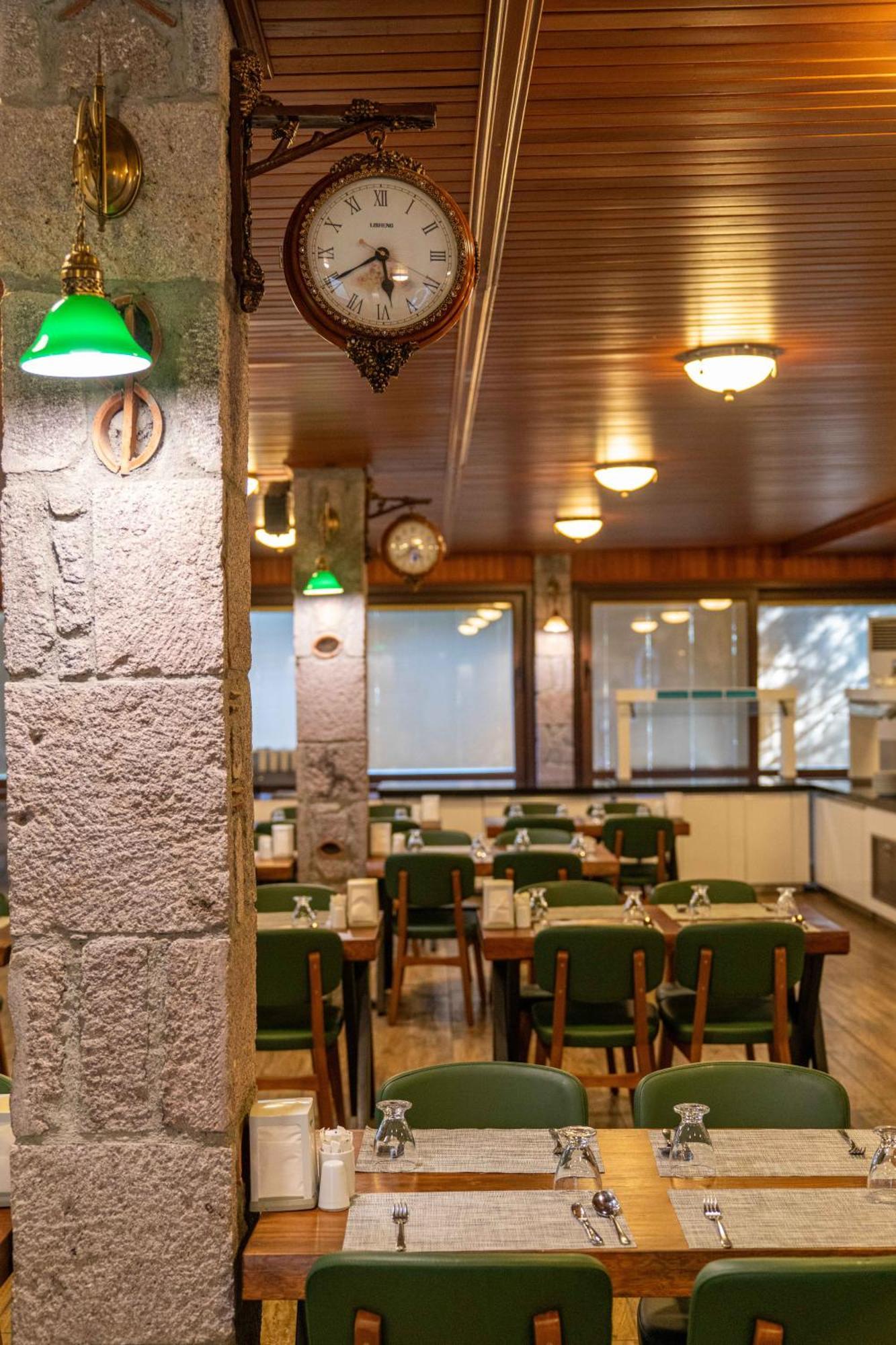 Assos Park Hotel エクステリア 写真