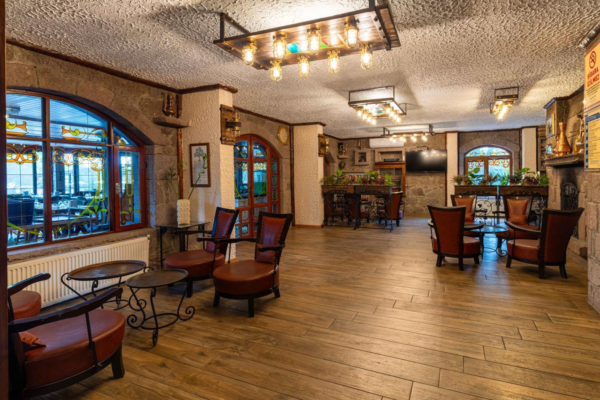 Assos Park Hotel エクステリア 写真